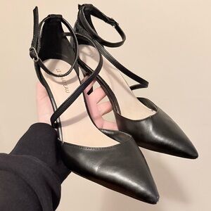 Le Chateau Black Women's Heels Size 7.5